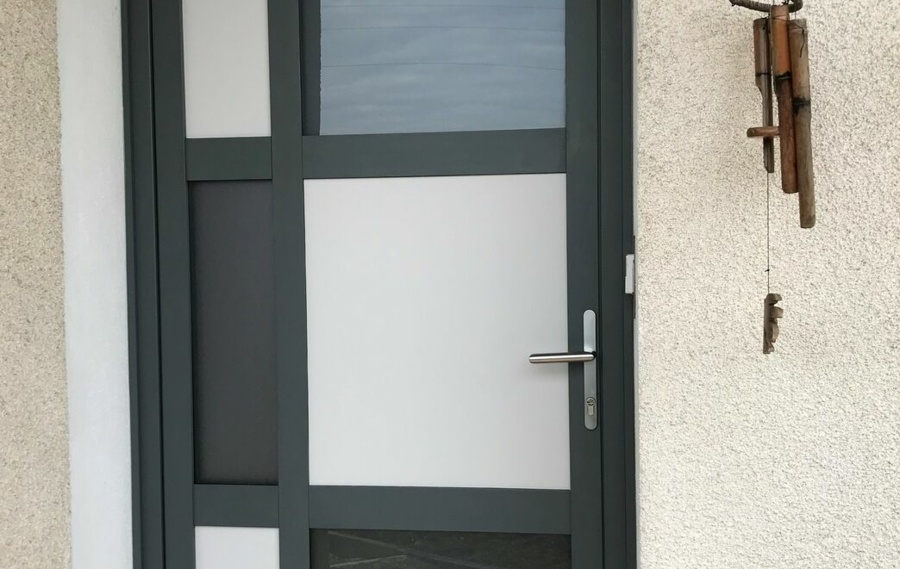 Confort et sécurité avec une porte d’entrée à Montceau-les-Mines 